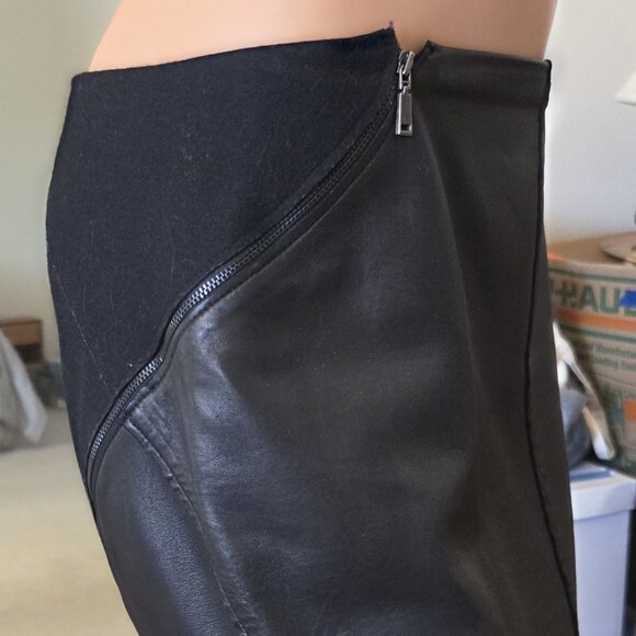 Elie Tahari No "Baggy Butt" Leather Skirt - Picture 2 of 5